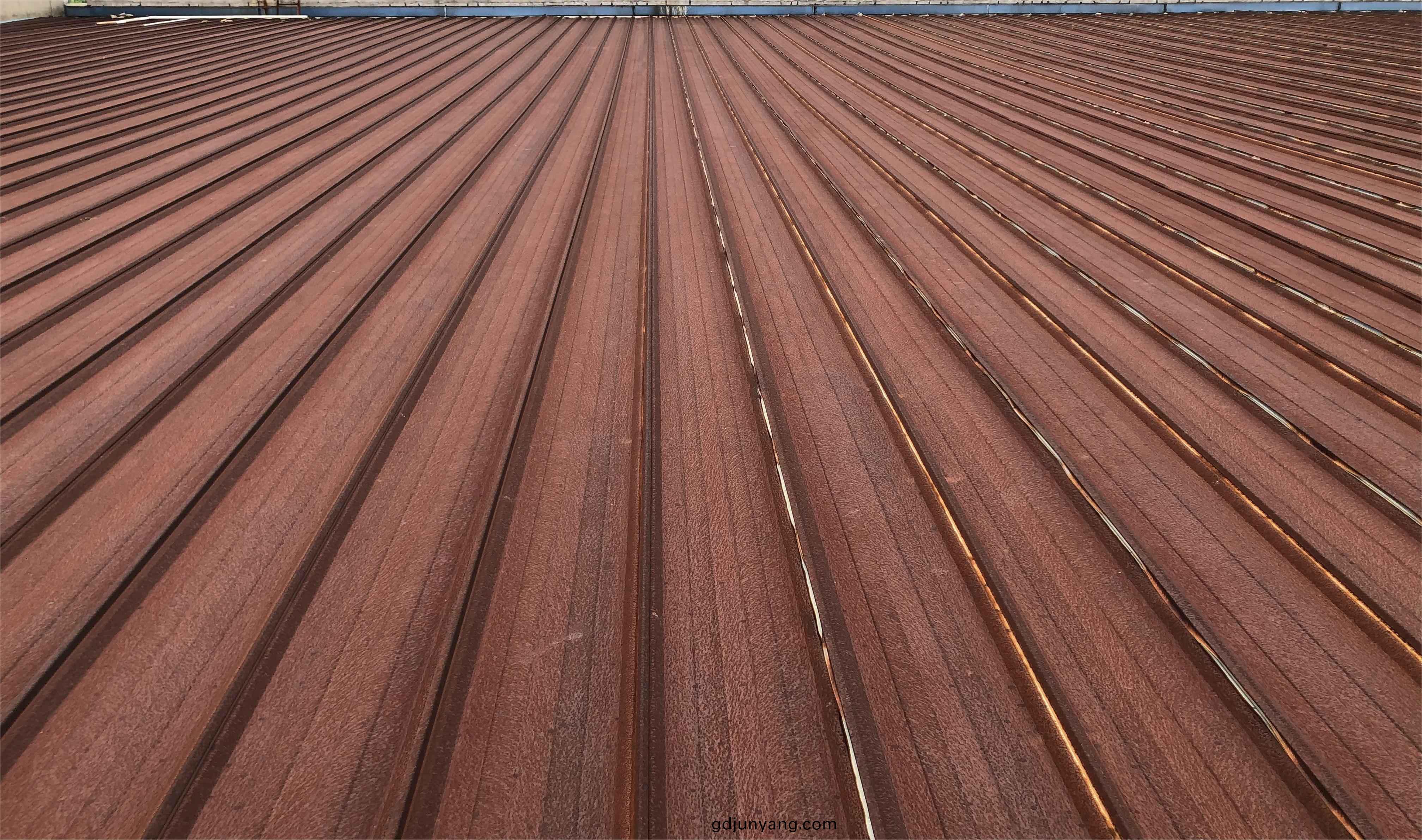 綵(cai)鋼(gang)瓦繙新漆 綵鋼(gang)瓦(wa)繙新漆